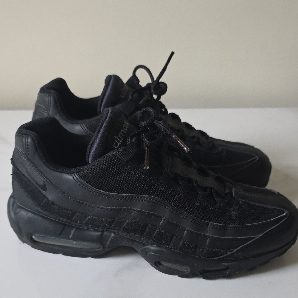 Nike Black Air Max 95 Sneakers